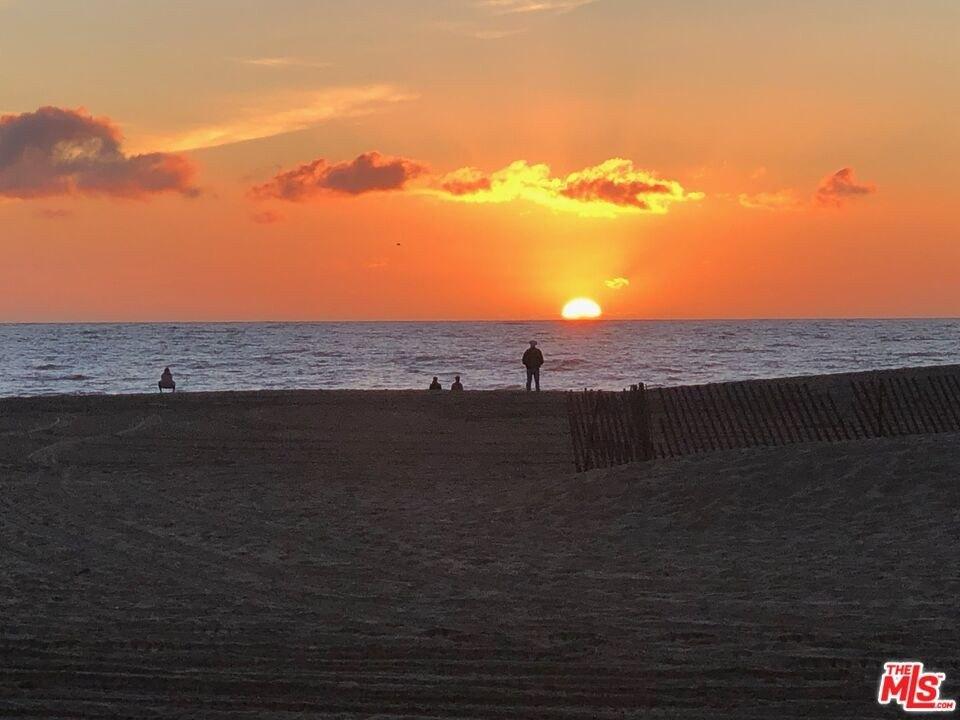 Entrada Dr, Santa Monica, CA 90402