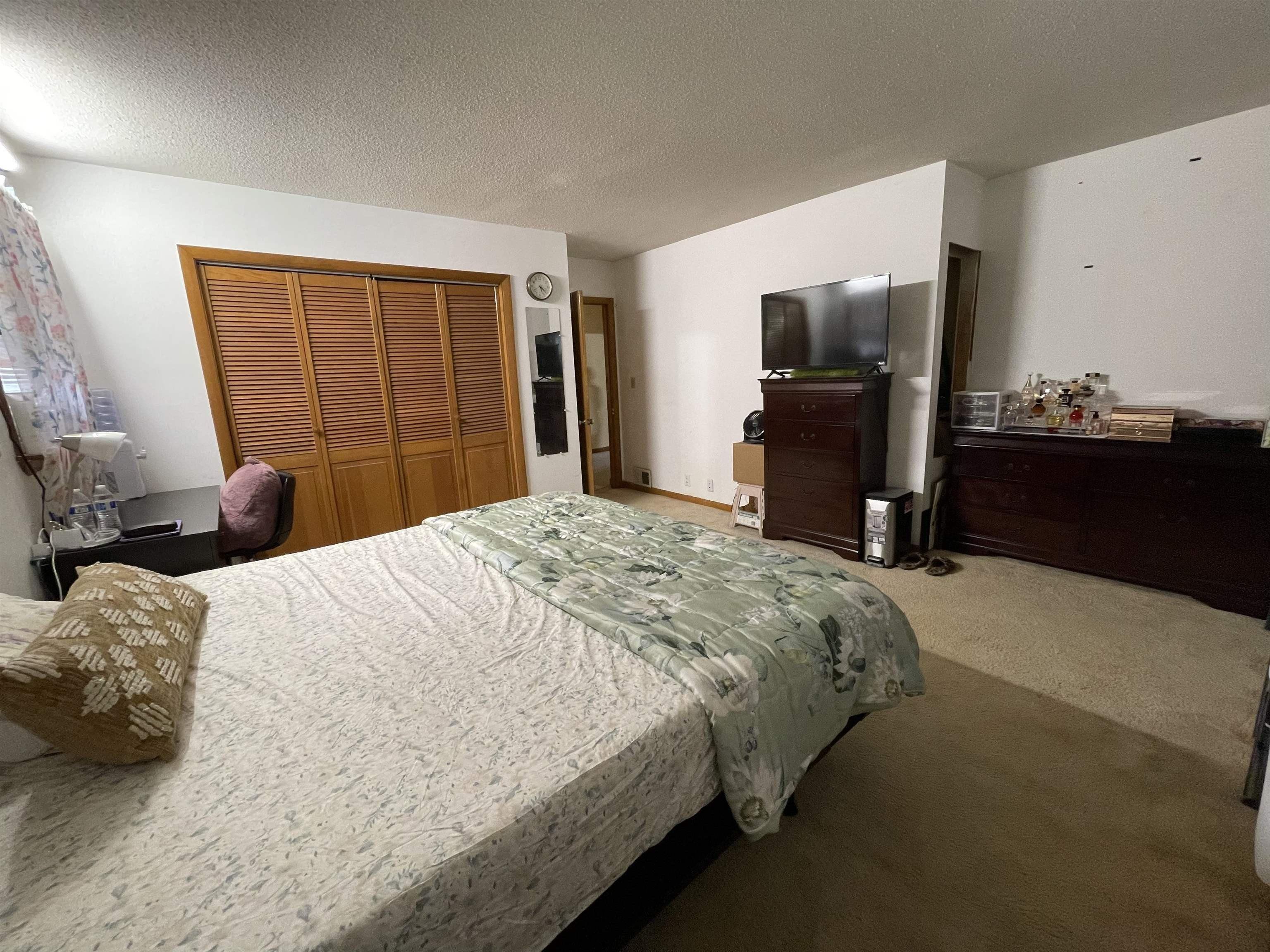 Wrisley St, Essex Junction, VT 05452