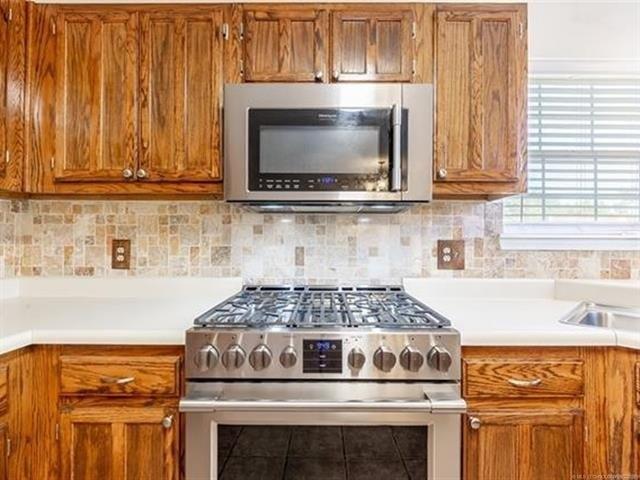 W Edgewater Pl, Broken Arrow, OK 74012