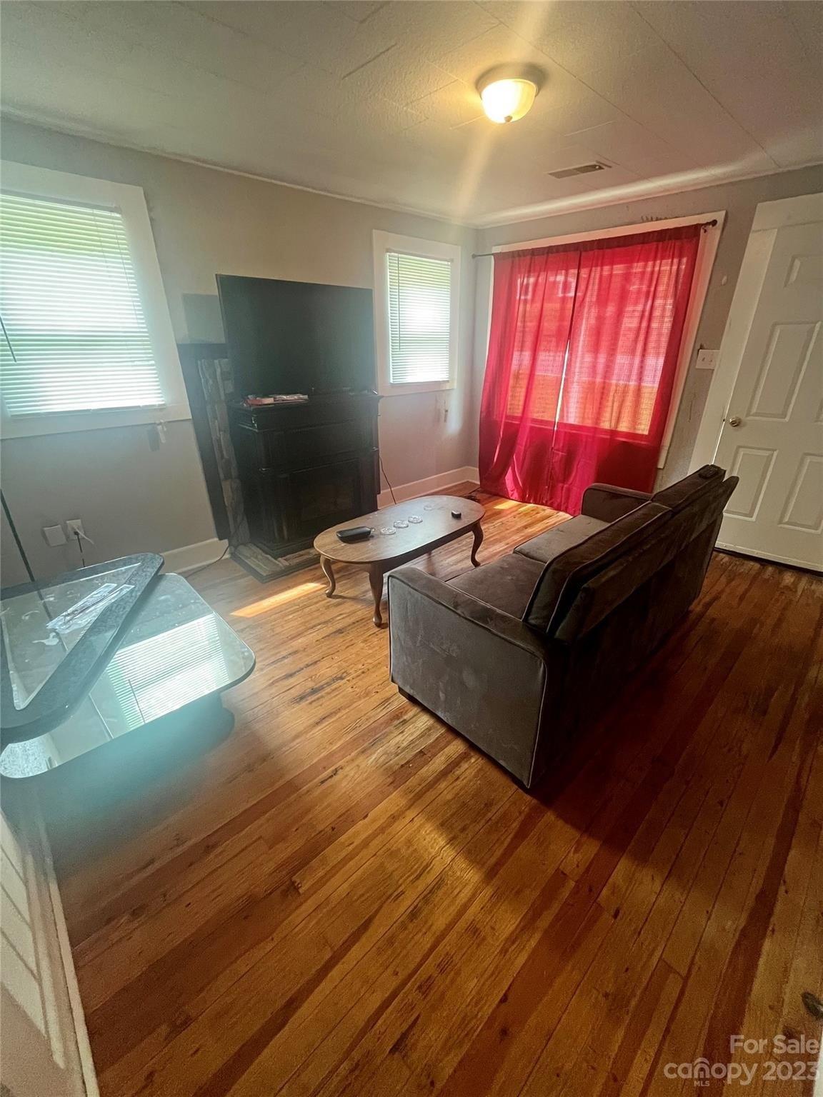 Valway Rd, Lenoir, NC 28645