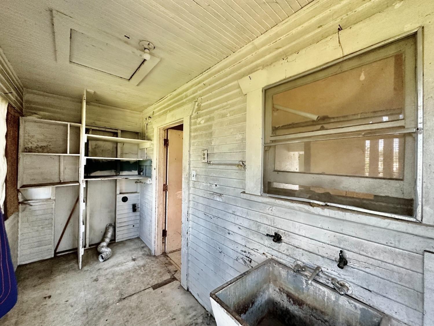 E Lowe Ave, Fresno, CA 93702