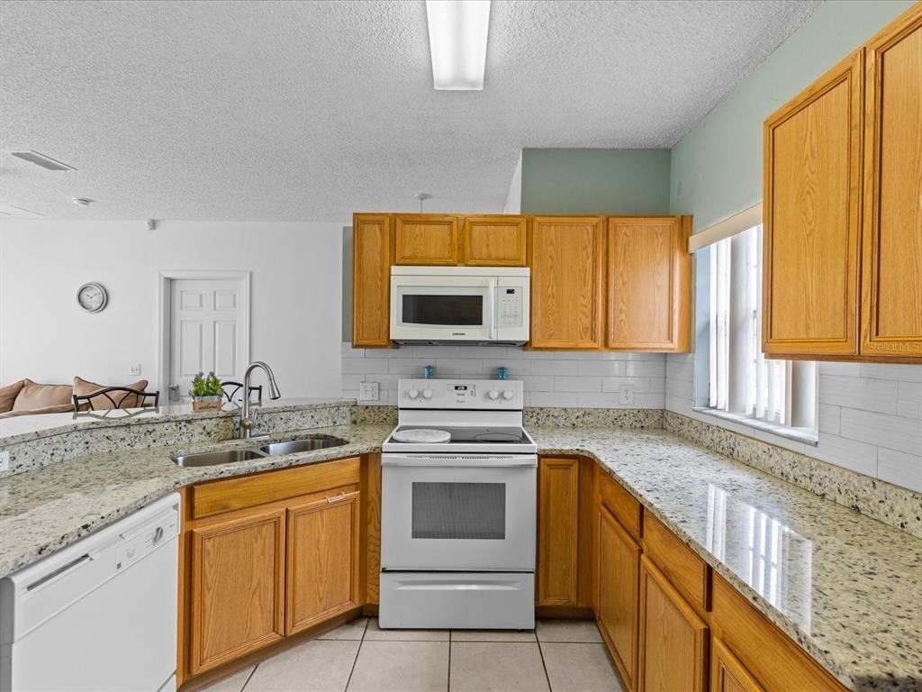 Dundee Dr, Kissimmee, FL 34759