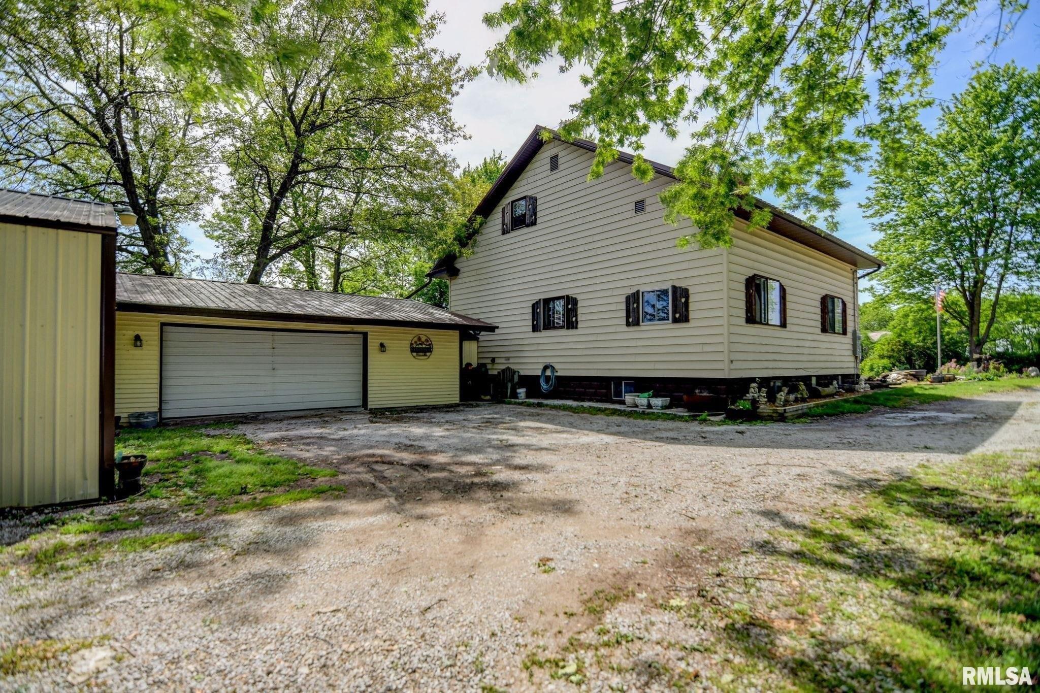E Erie St, Palmer, IL 62556