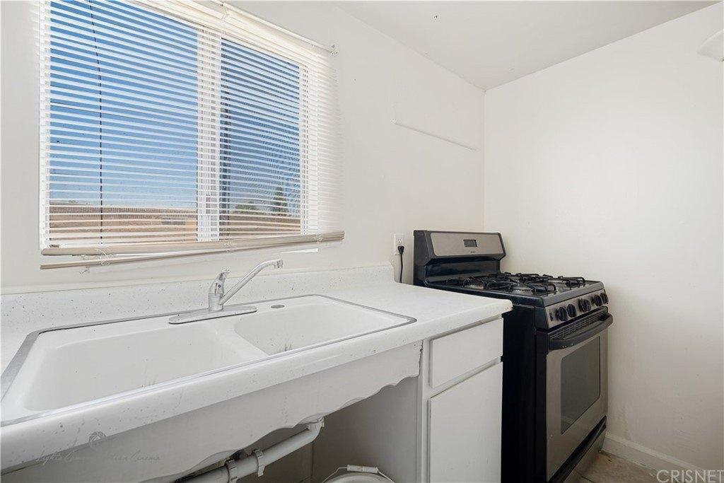 Brink Dr, Bakersfield, CA 93304