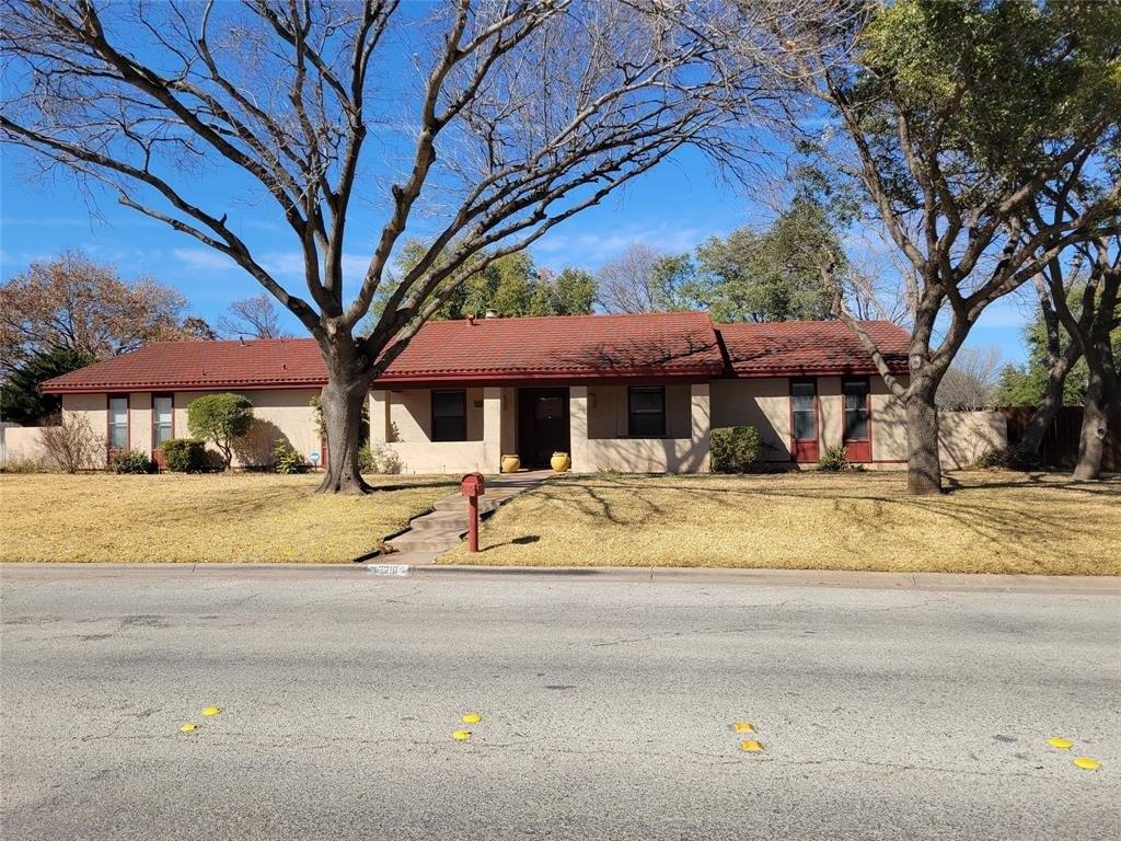 Woodlake Dr, Abilene, TX 79606