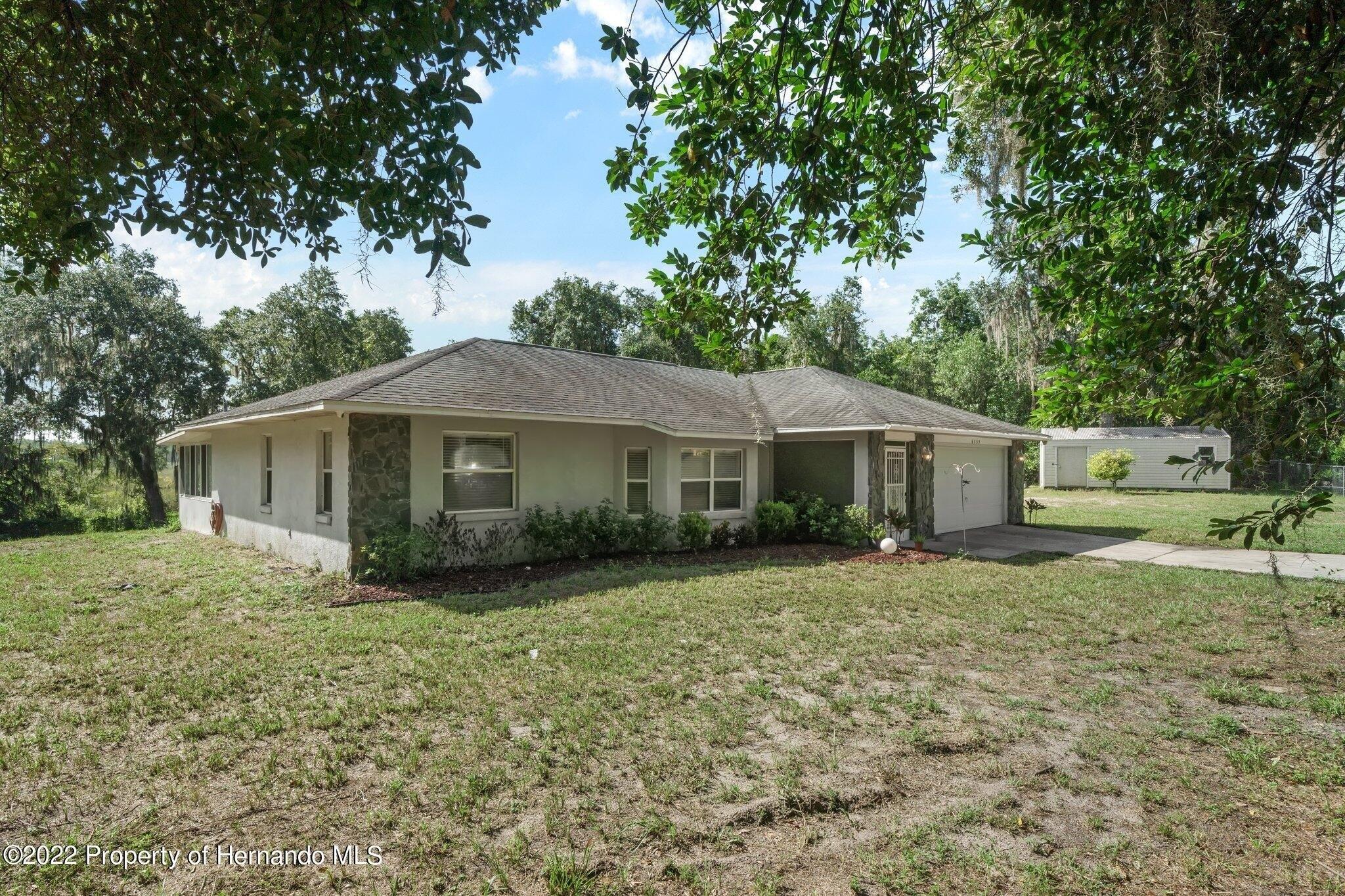 S Shark Pt, Floral City, FL 34436