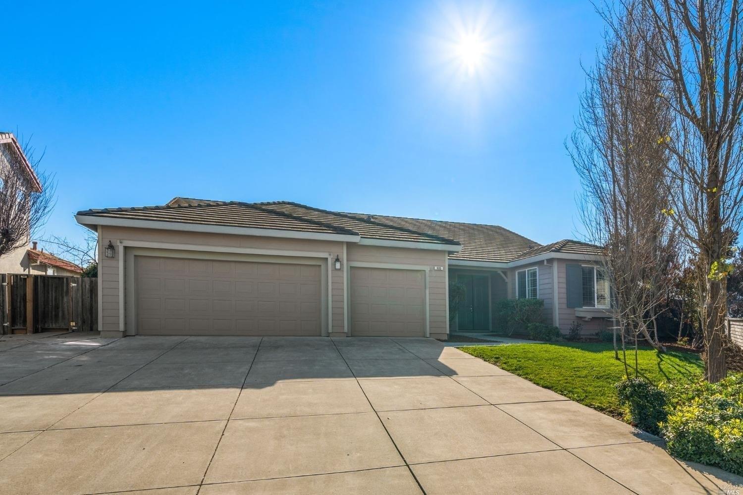 Griffith Dr, Dixon, CA 95620