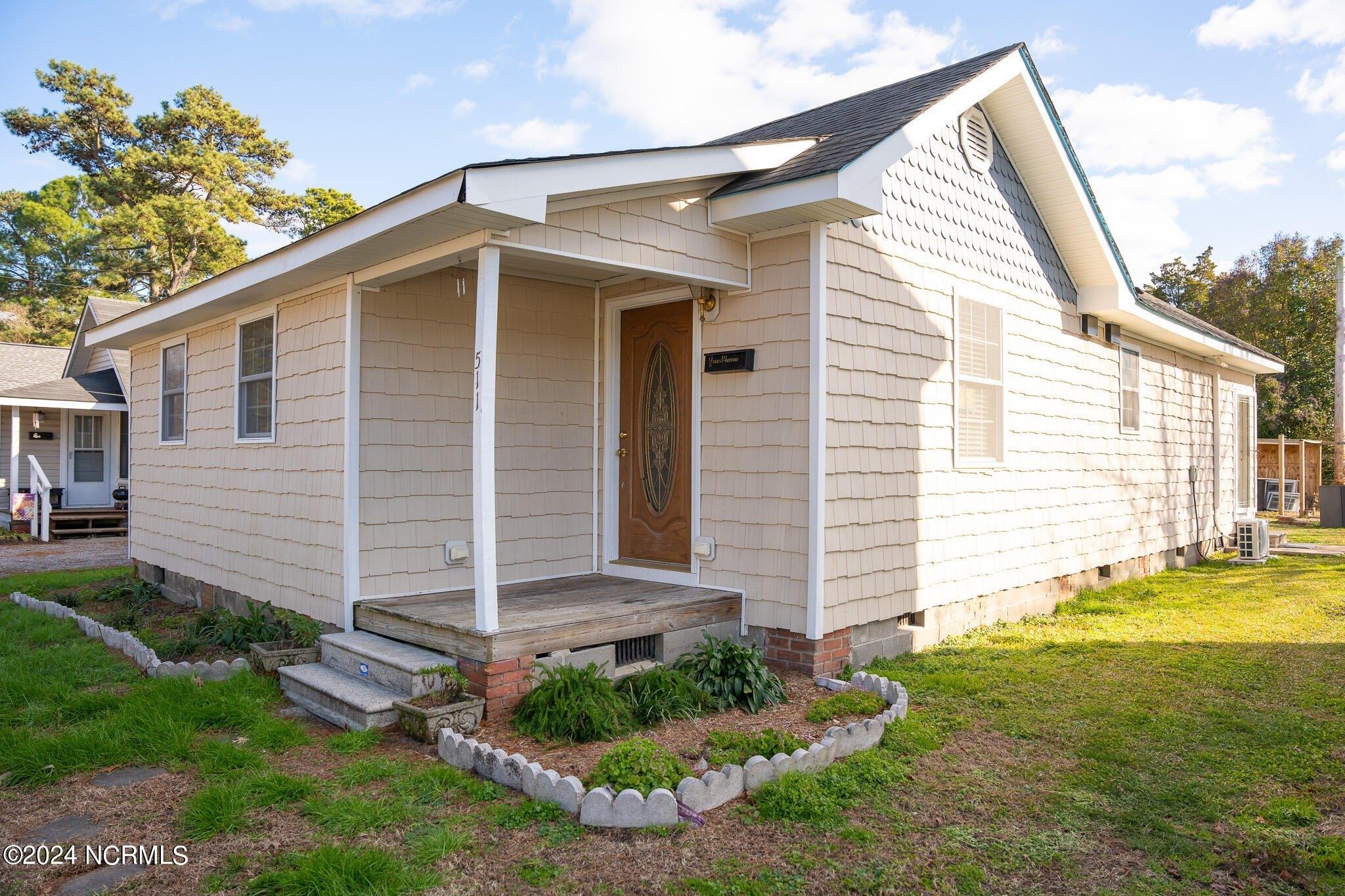 Massachusetts Ave, Elizabeth City, NC 27909
