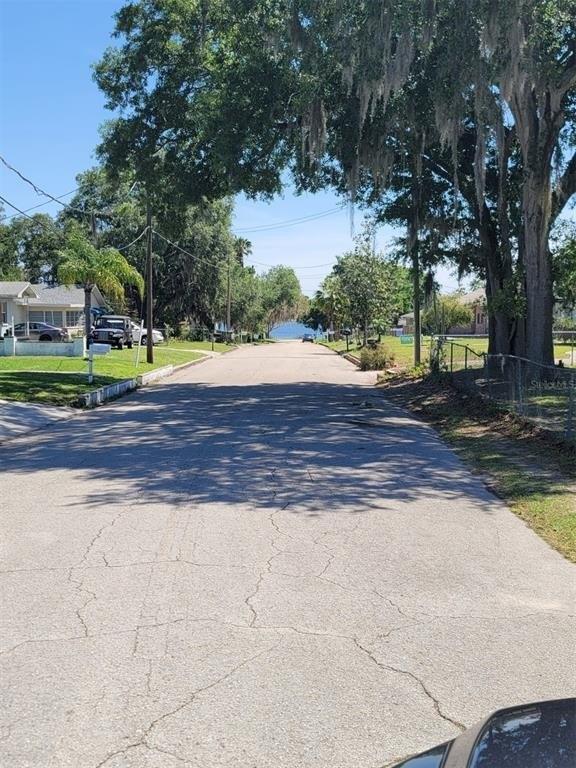 Avenue E Ne, Winter Haven, FL 33881