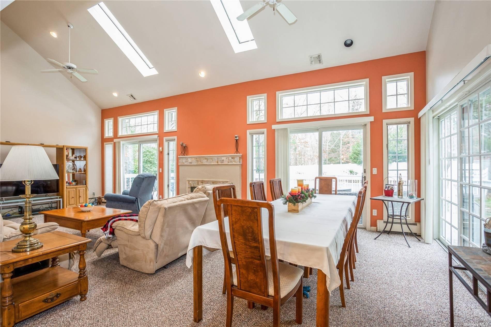 Hermitage St, Wading River, NY 11792