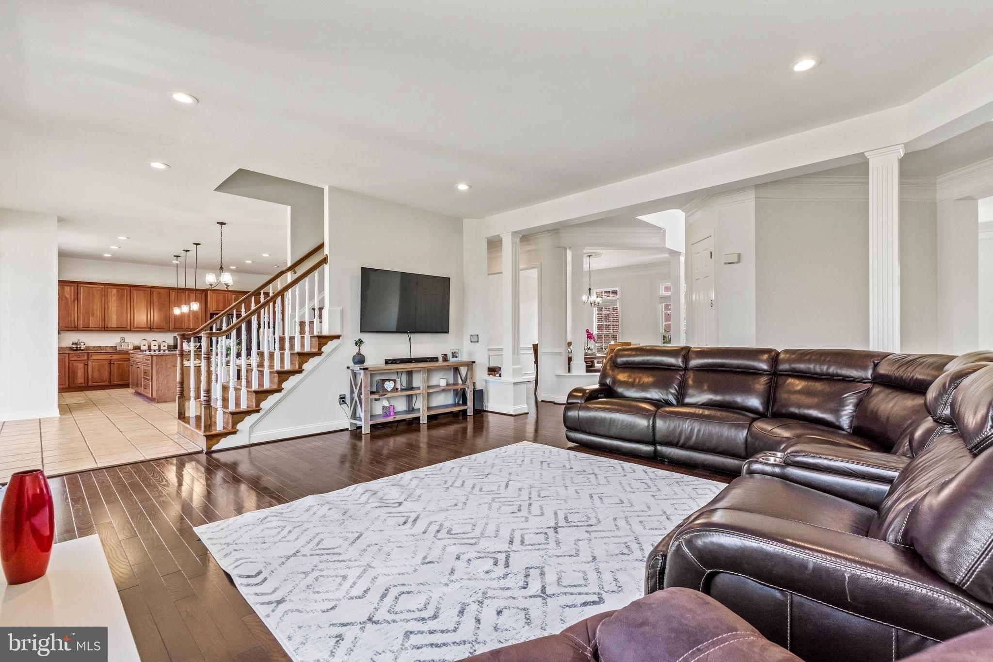 Tysons Oaks Ct, Gainesville, VA 20155
