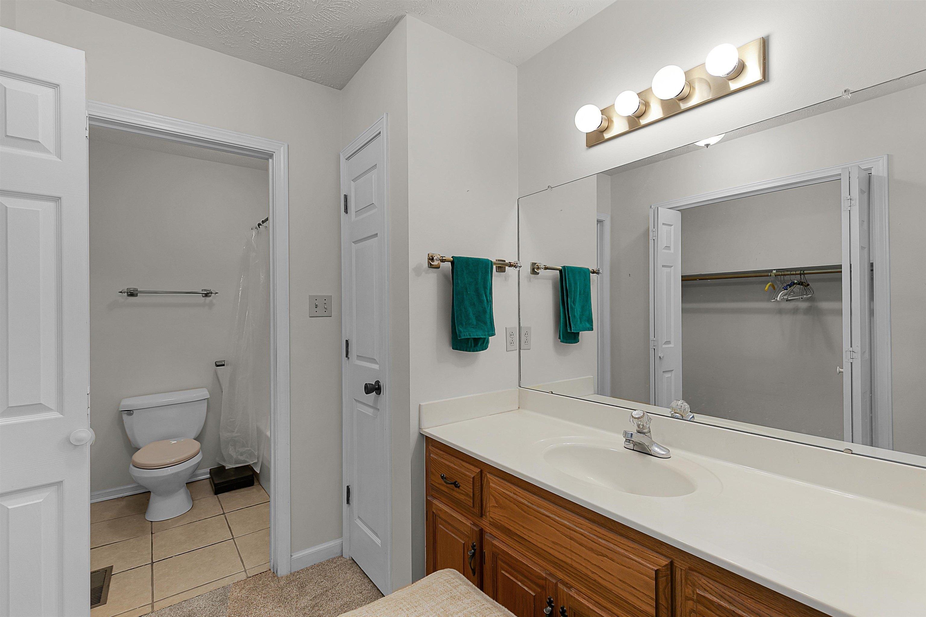 W University Pkwy, Jackson, TN 38305