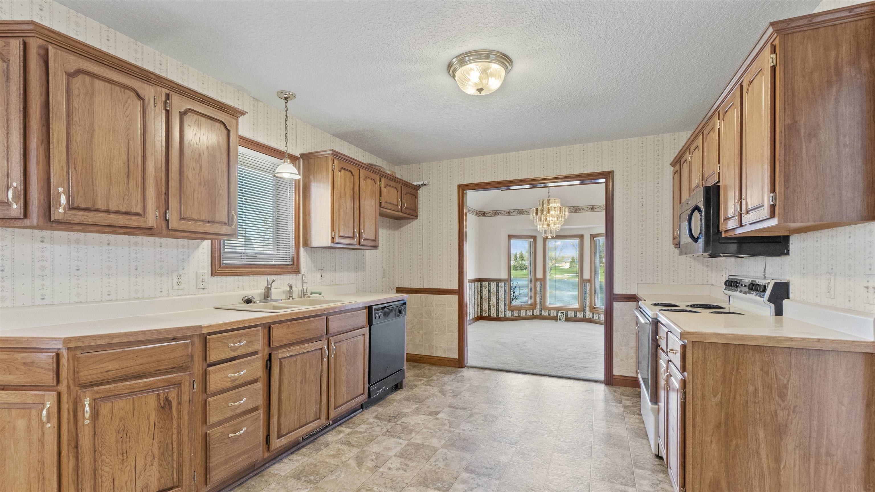Abbey Place Blvd, Fort Wayne, IN 46804