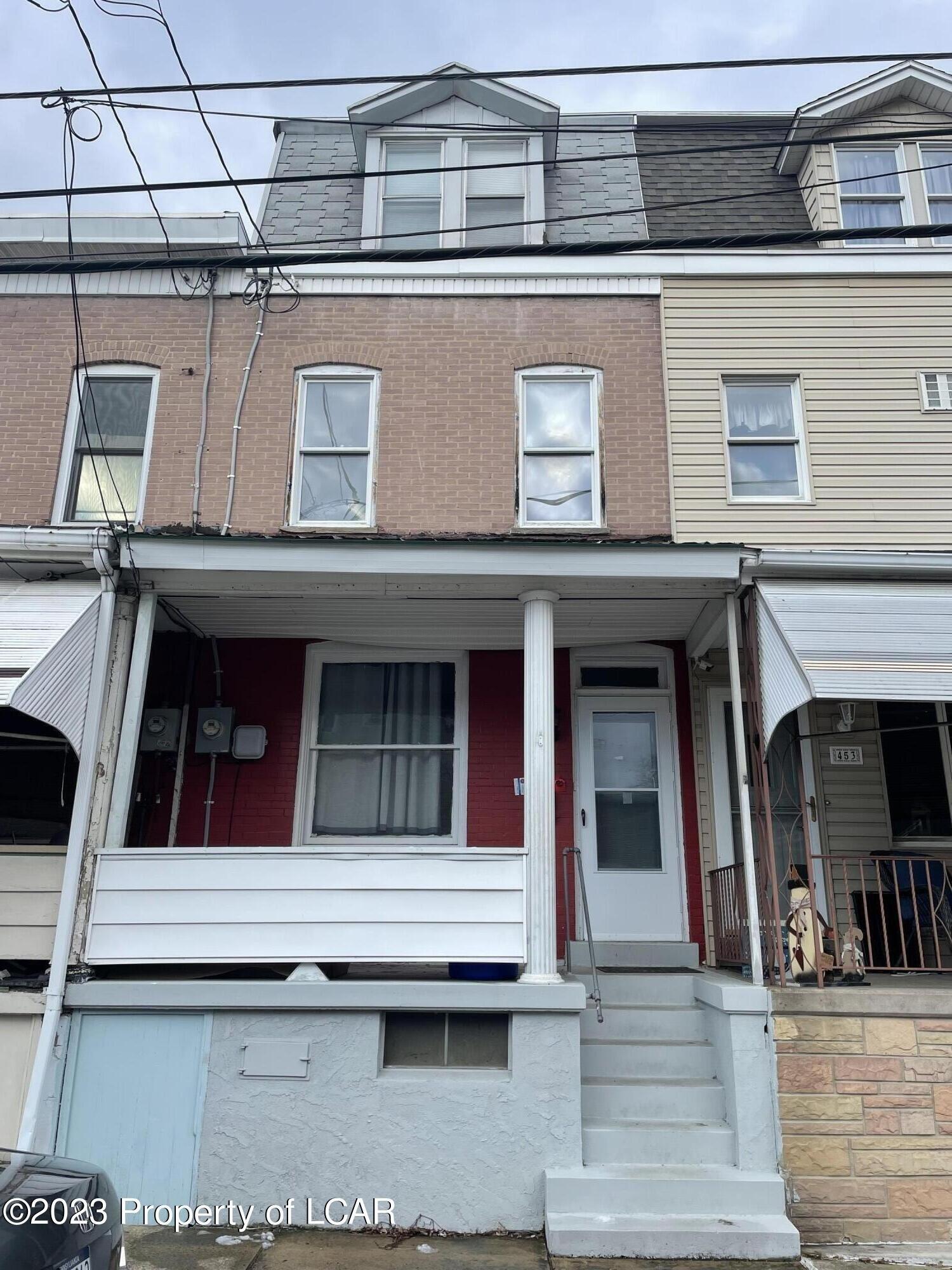 S Mill St, Saint Clair, PA 17970