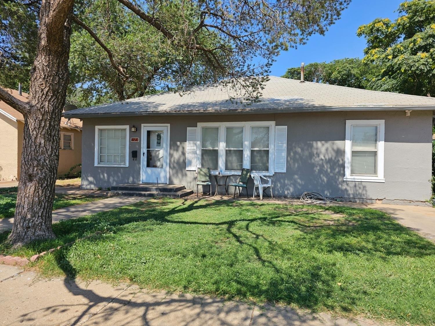 S 11th St, Slaton, TX 79364