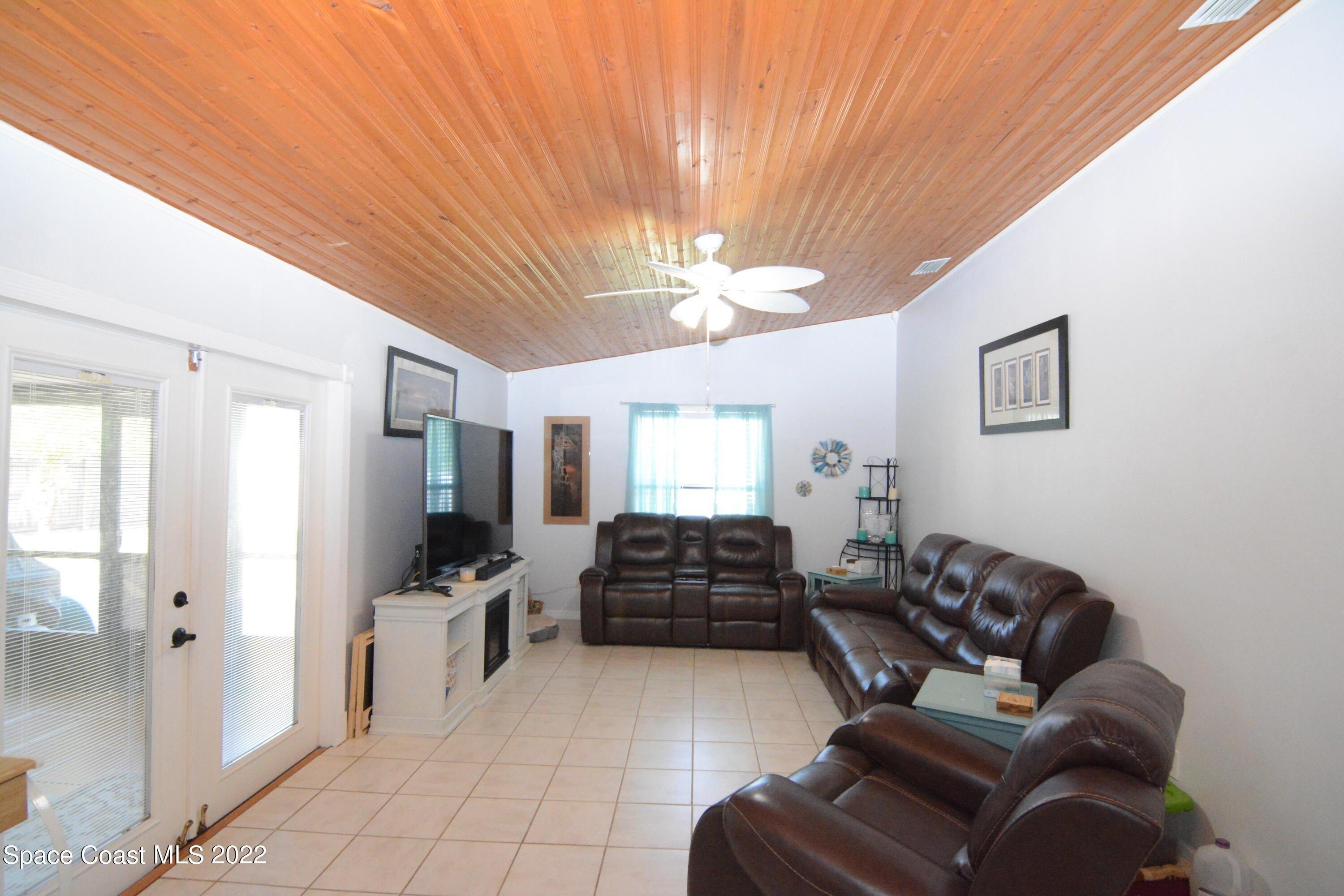 Lamplighter Dr Nw, Palm Bay, FL 32907