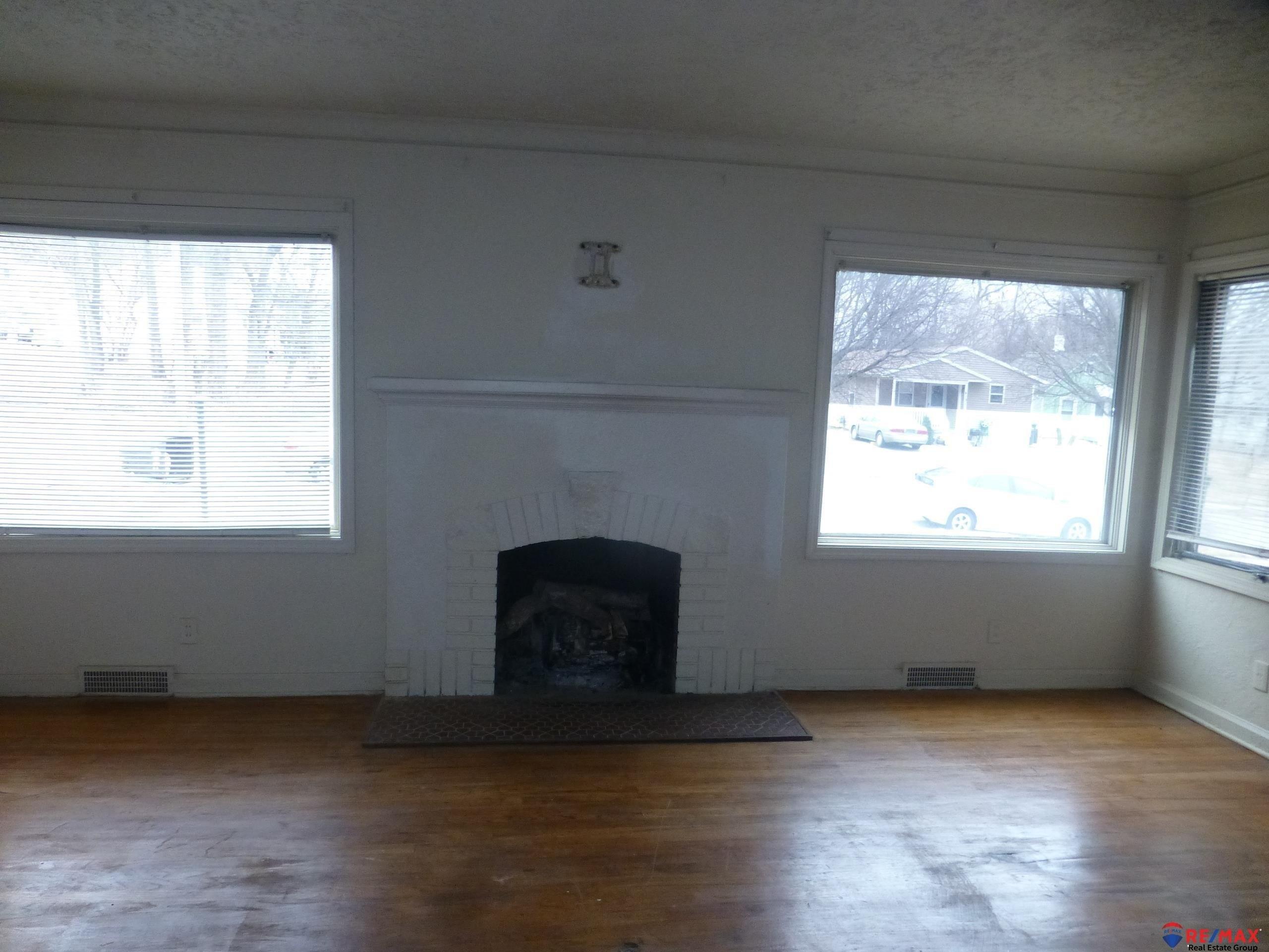 N 38th St, Omaha, NE 68111