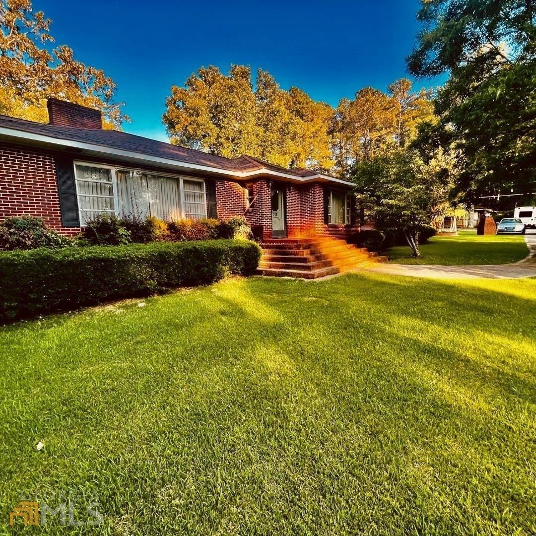 Iris Dr, Centre, AL 35960
