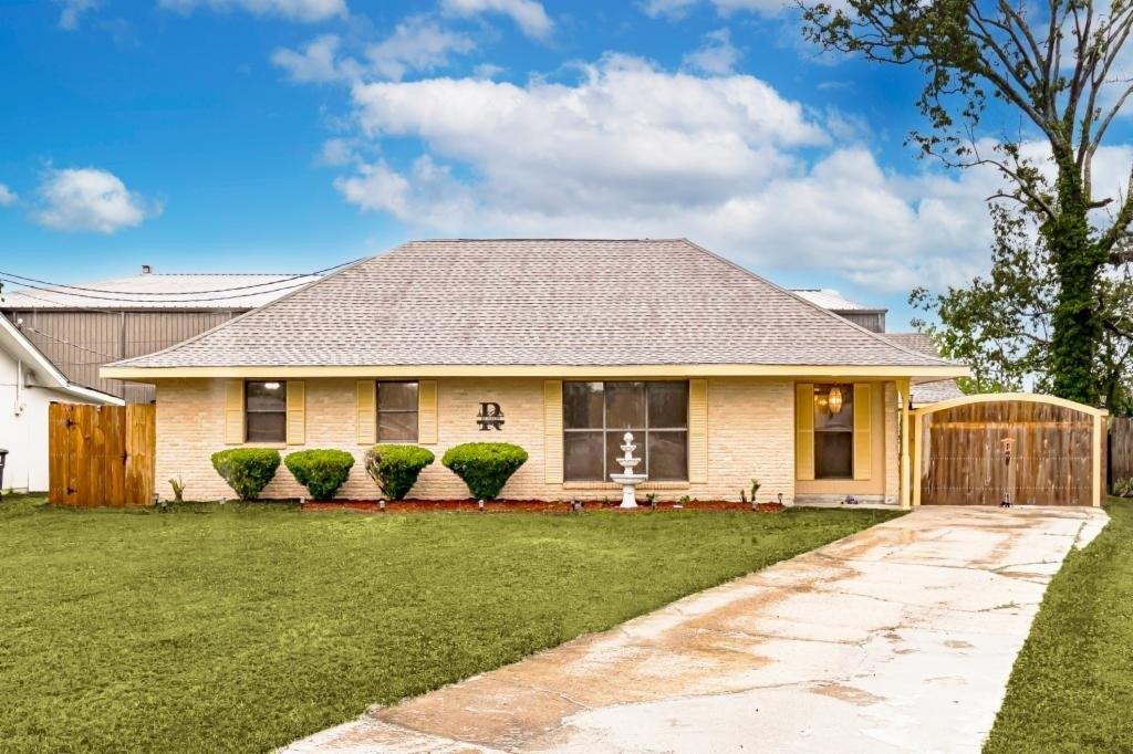 Farrington Dr, Baton Rouge, LA 70814