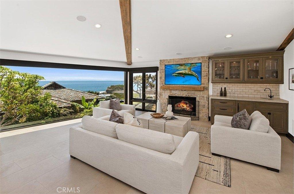 Bay Dr, Laguna Beach, CA 92651