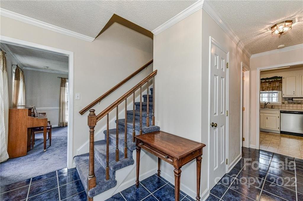 Pineridge Dr, Huntersville, NC 28078