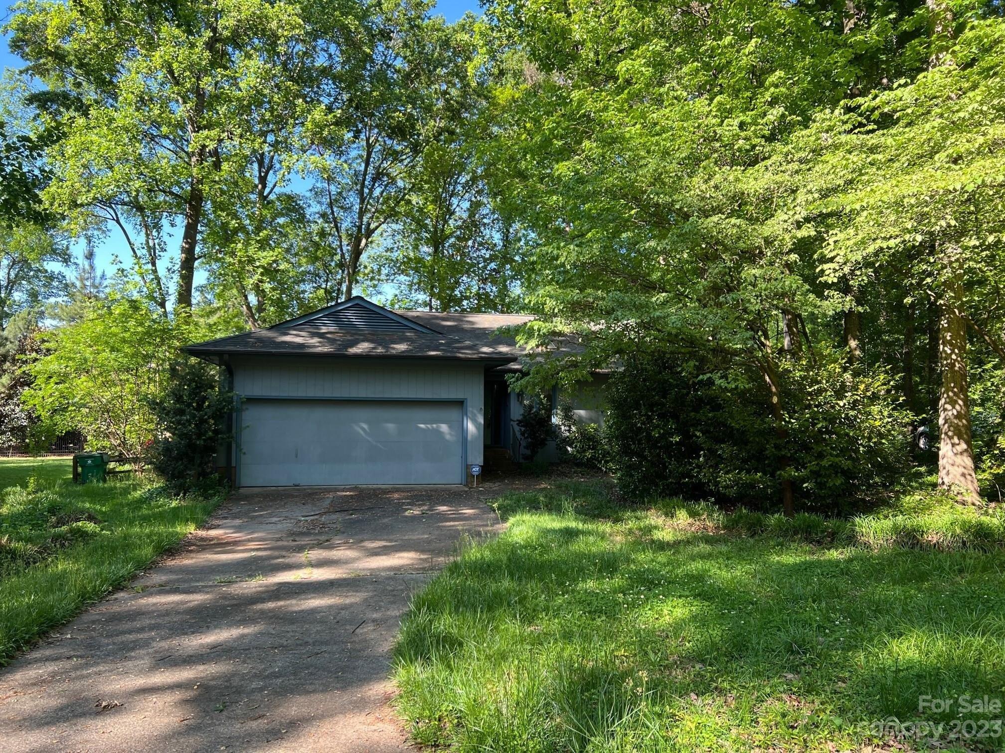 Crooked Oak Ln, Charlotte, NC 28226