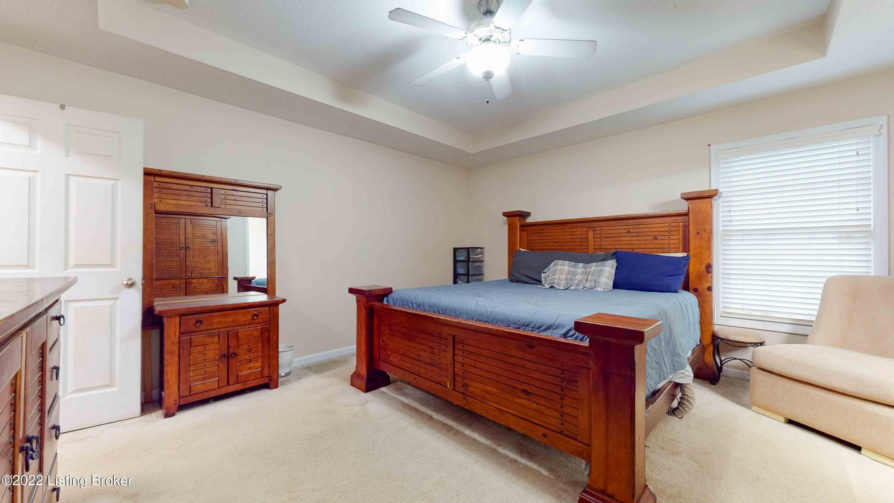 Brook Meadow Dr, Louisville, KY 40228