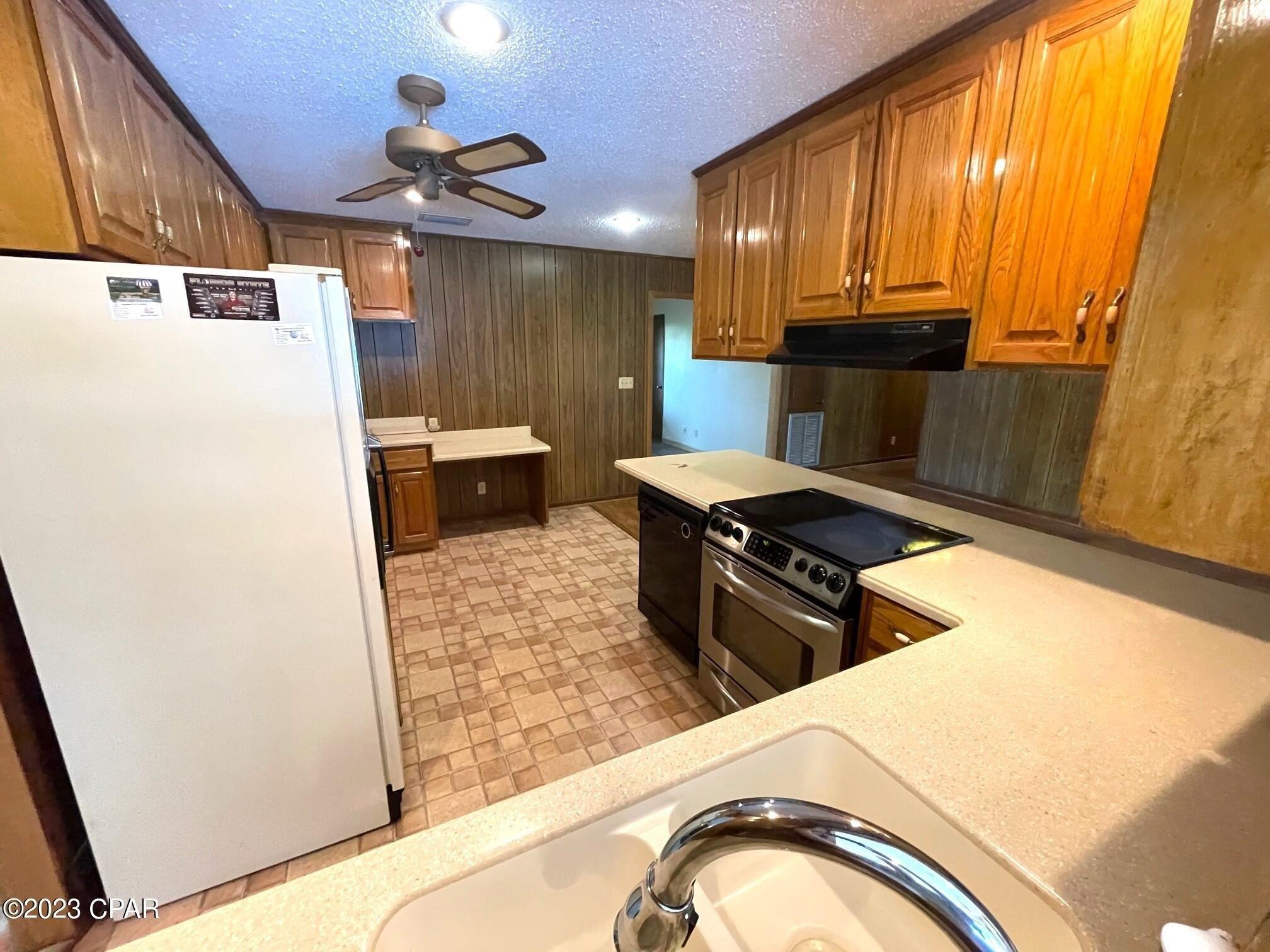 Wildwood Cir, Marianna, FL 32448