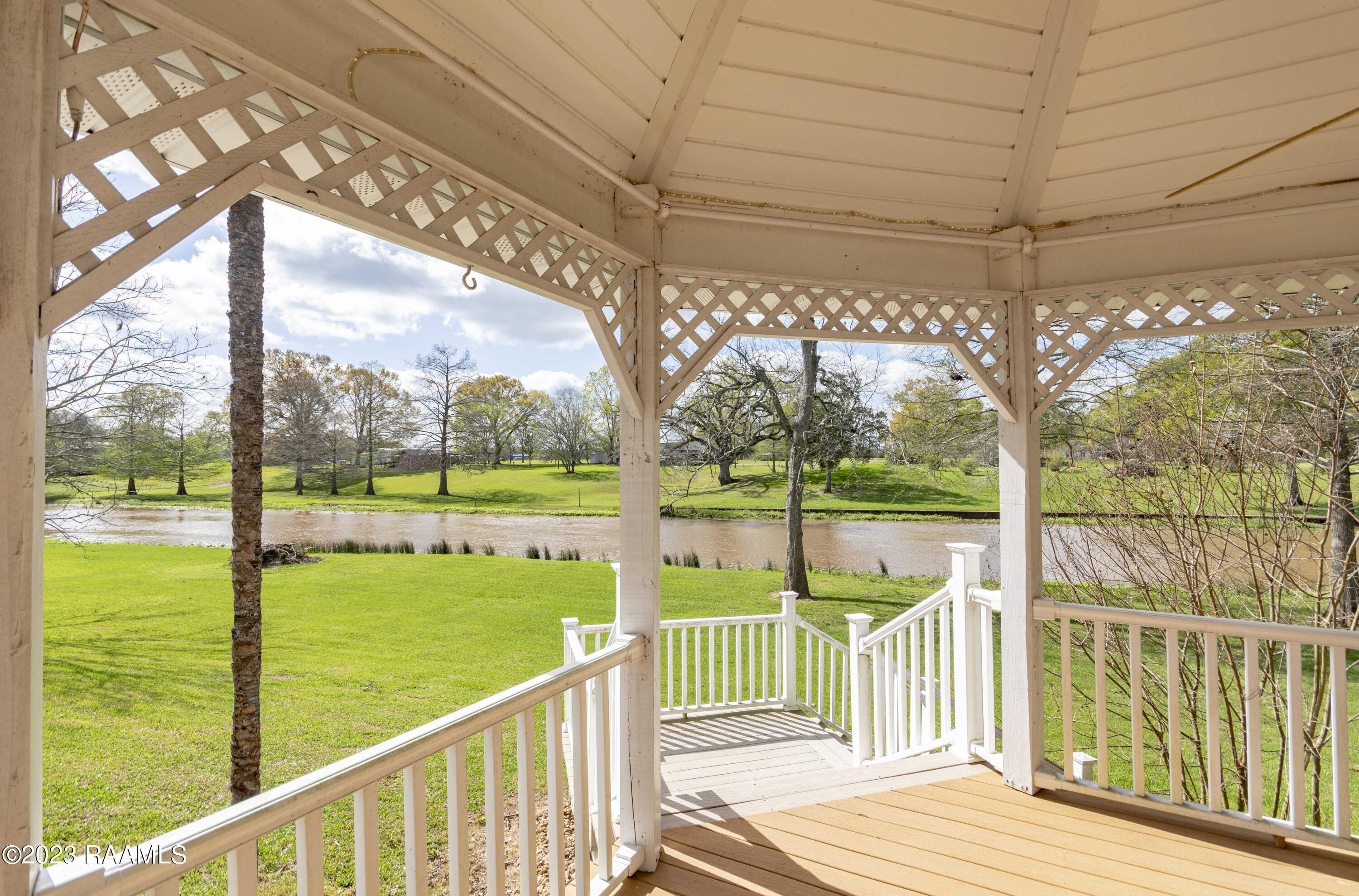 Teche Dr, Breaux Bridge, LA 70517
