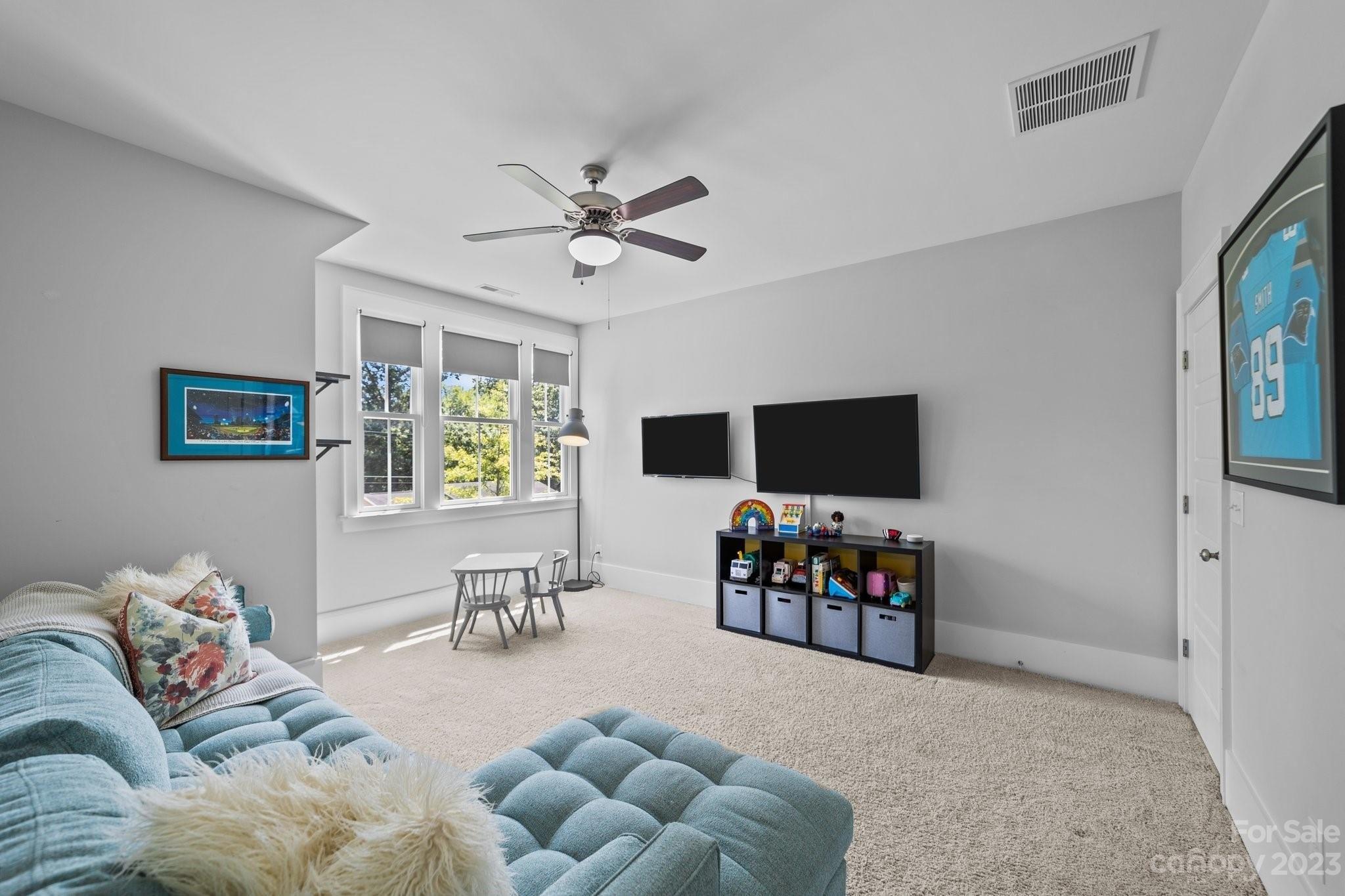 Eli St, Charlotte, NC 28204
