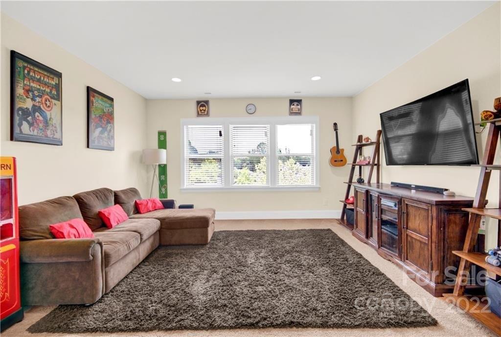 Blarney Ridge Dr, Matthews, NC 28105