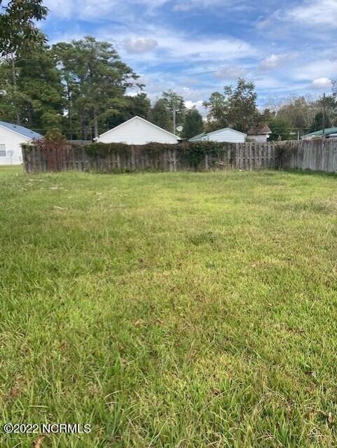 Thompson St, Jacksonville, NC 28540