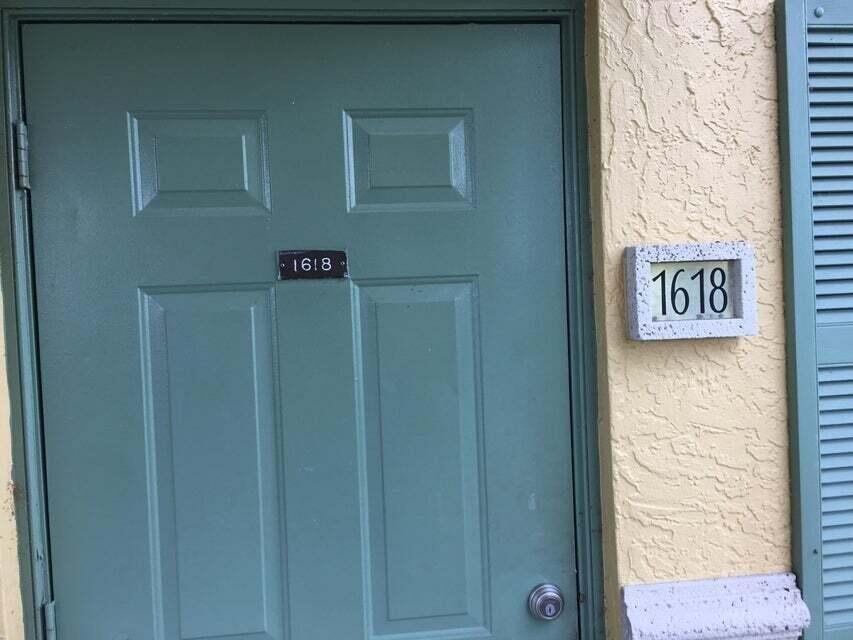 Meadows Cir W, Boynton Beach, FL 33436