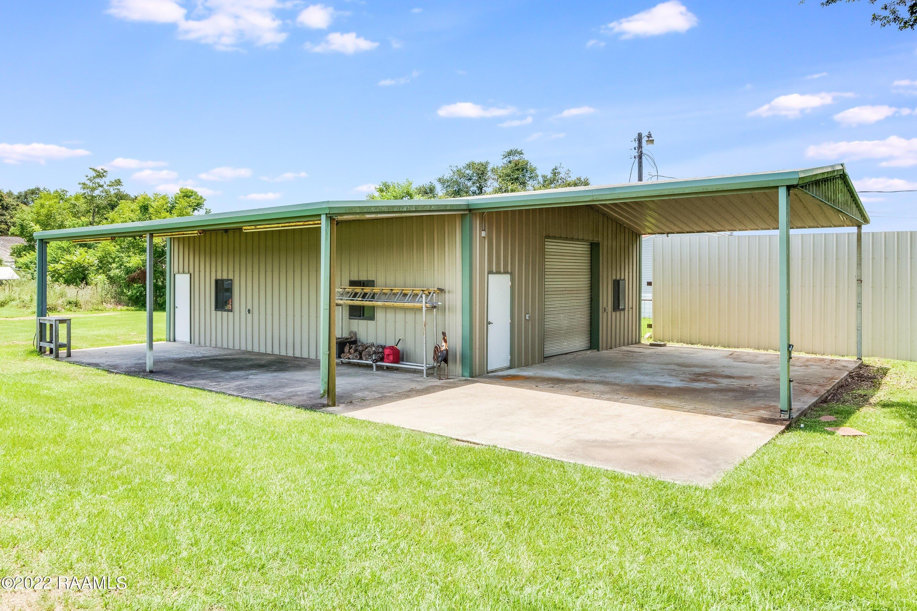 North Rd, Erath, LA 70533