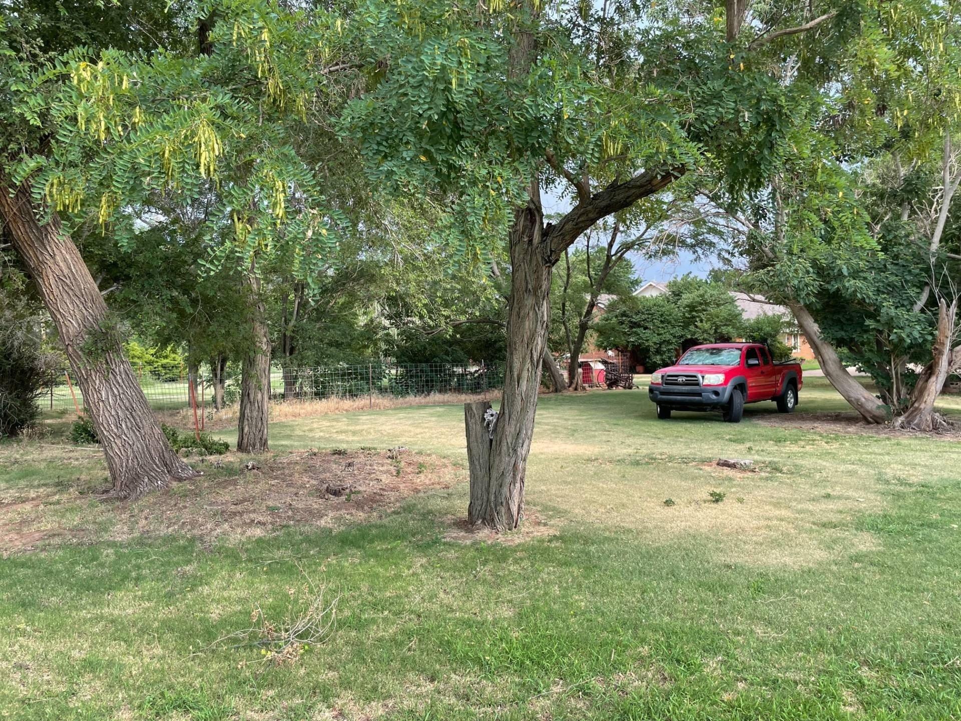 N 6th St, Carmen, OK 73726