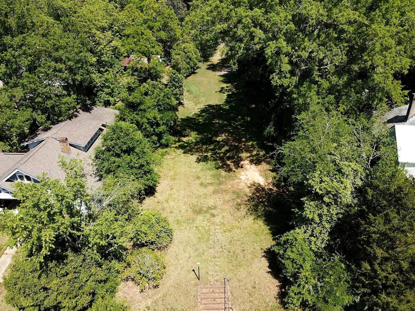 Spring St, Washington, GA 30673