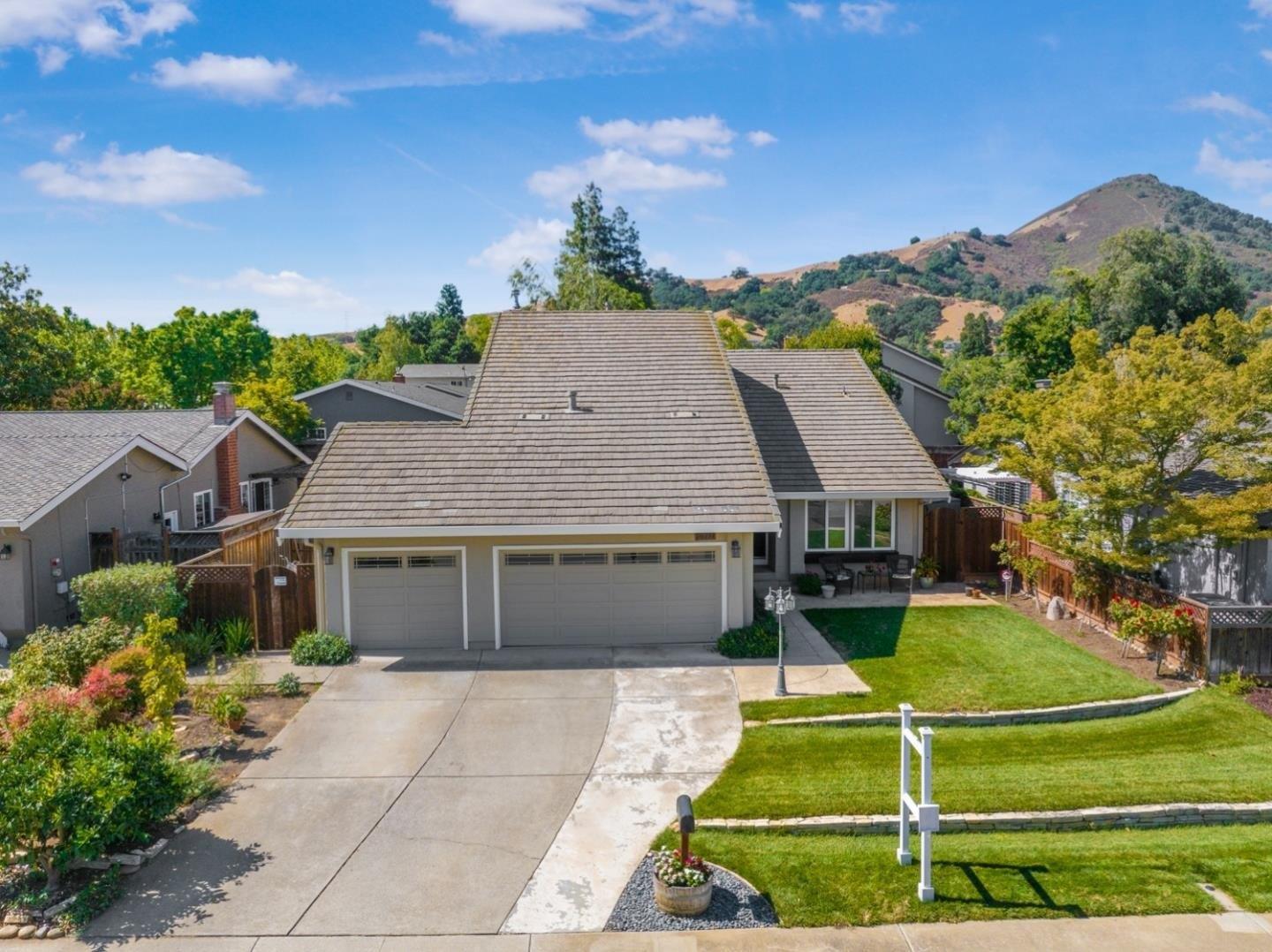 Willow Creek Dr, Morgan Hill, CA 95037