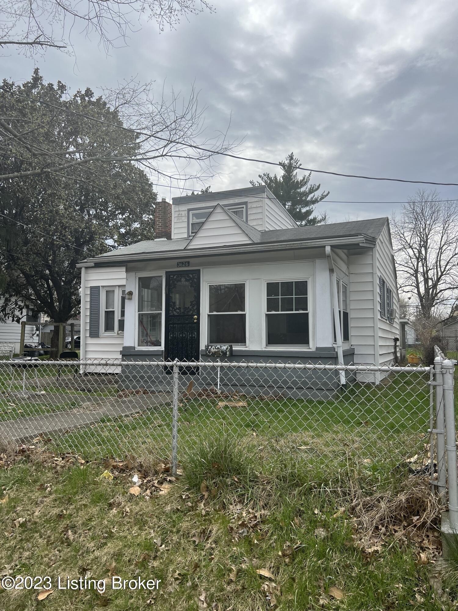 Larkwood Ave, Louisville, KY 40212
