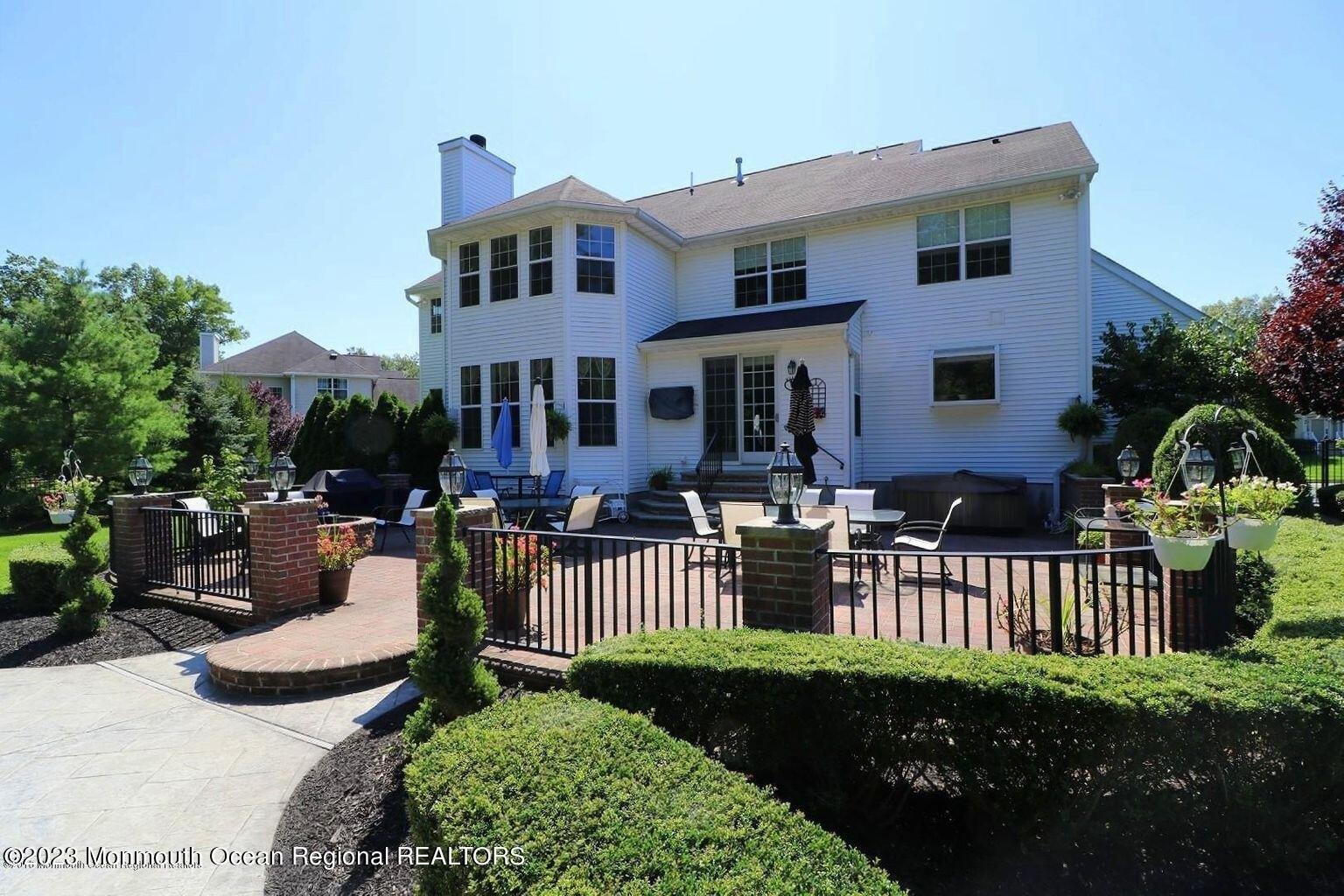 Charlton Cir, Toms River, NJ 08755