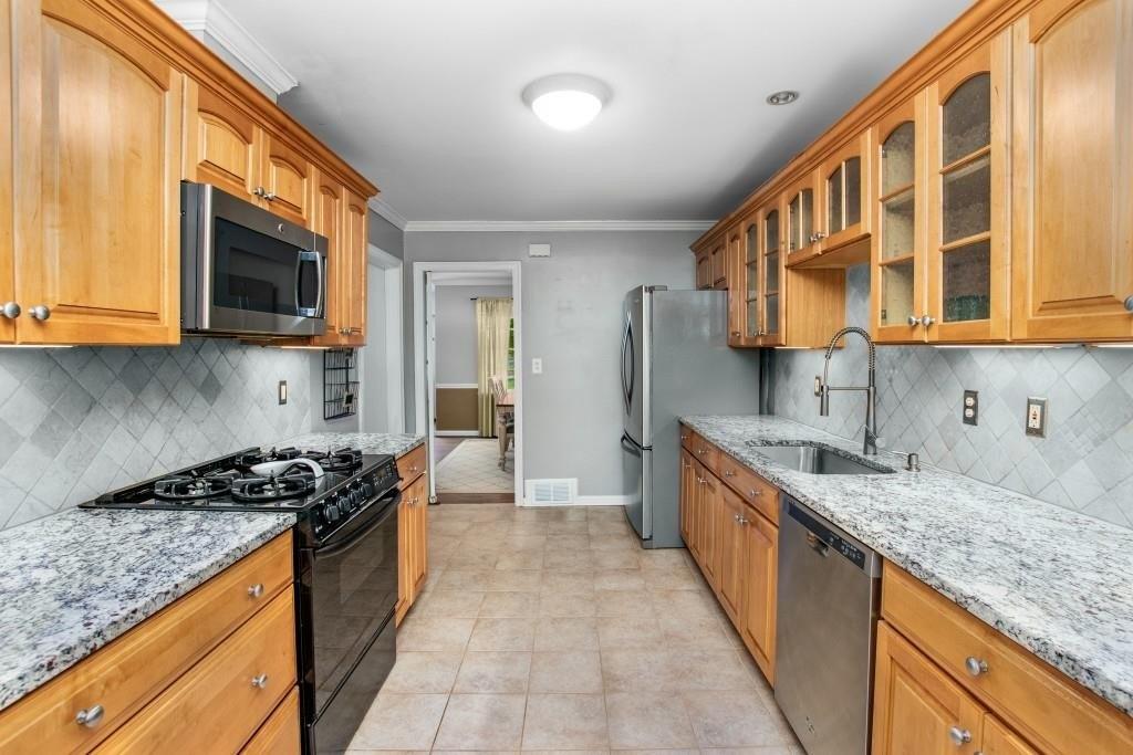 Amanda Cir, Decatur, GA 30033