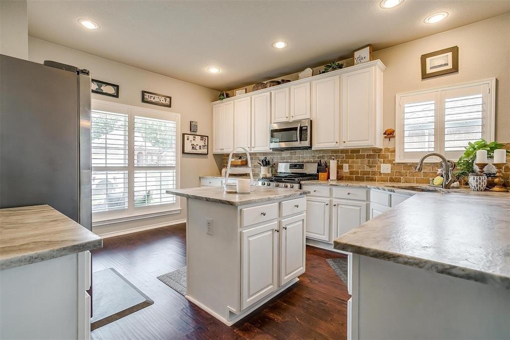 Huebner Way, Burleson, TX 76028