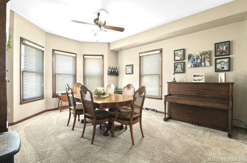 E Benton St, Morris, IL 60450