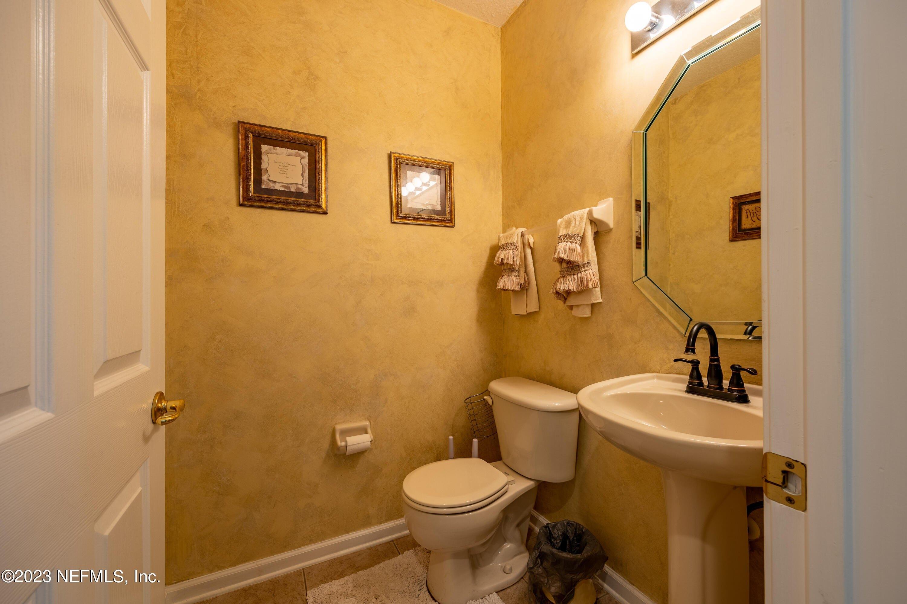 Bittercreek Ln, Jacksonville, FL 32225