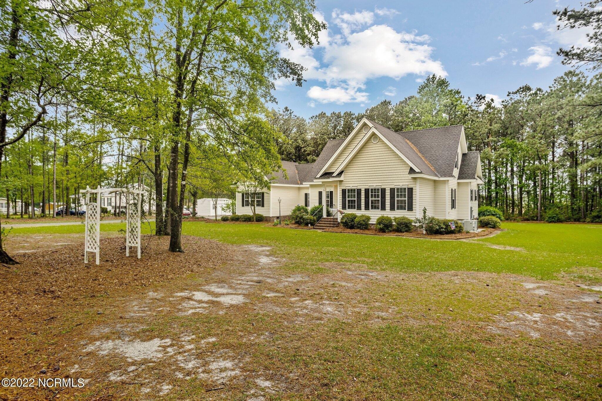 Batchelor Bay Rd, Wallace, NC 28466
