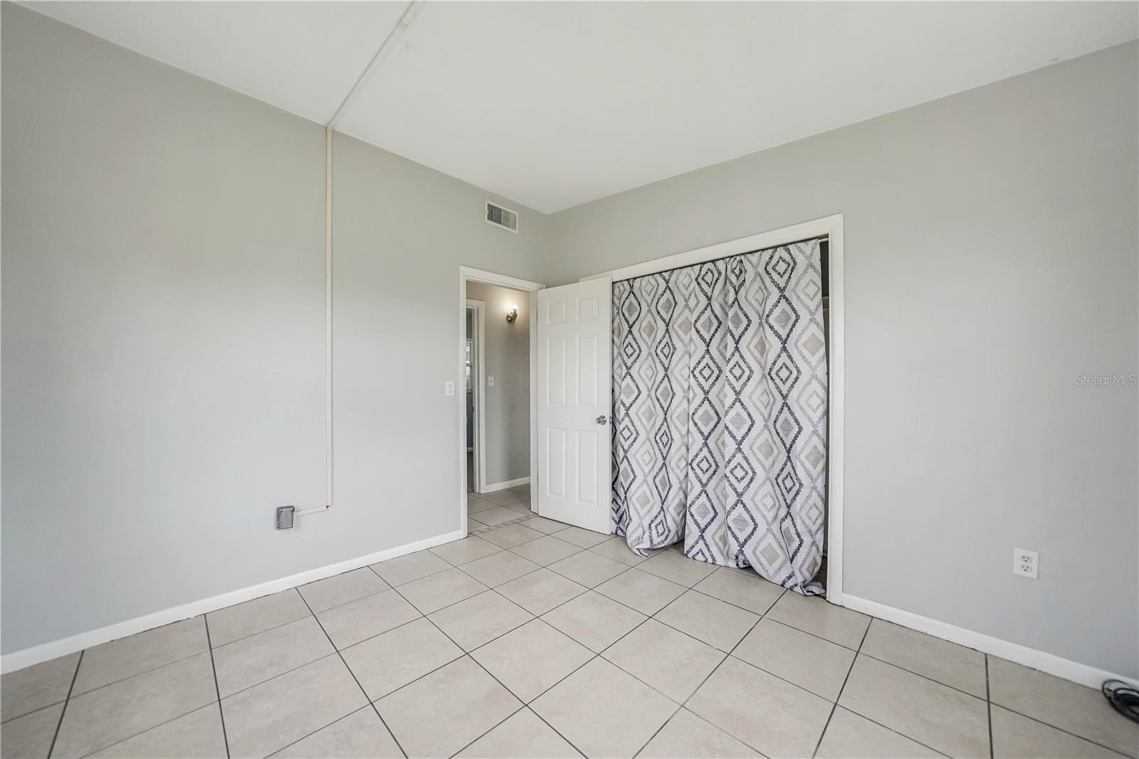 Whiting Ln, Port Charlotte, FL 33952