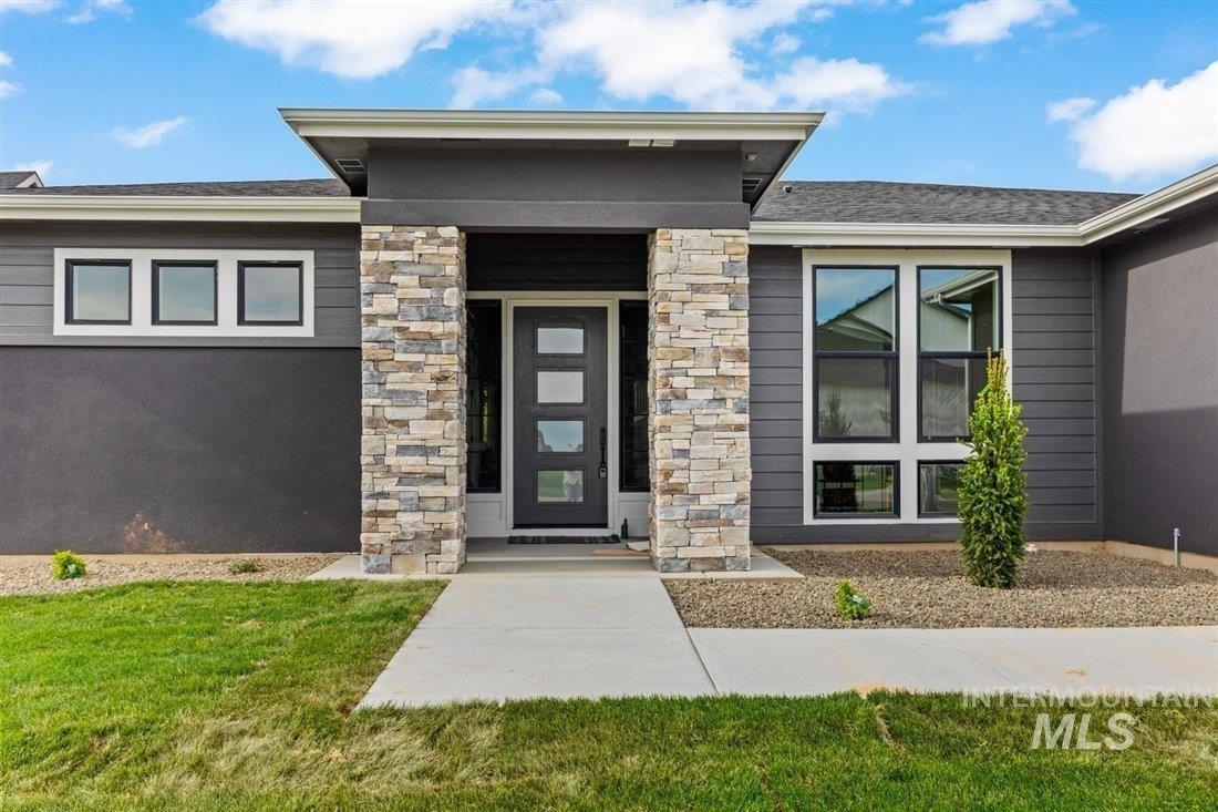 W Haverhill St, Eagle, ID 83616