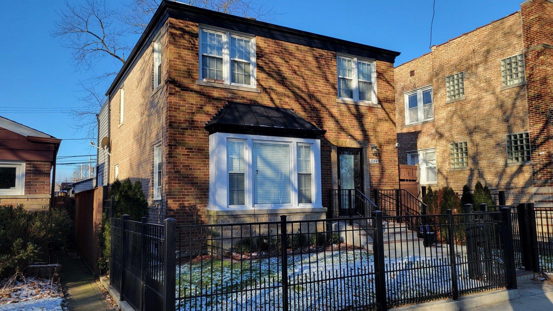 N Rockwell St, Chicago, IL 60645