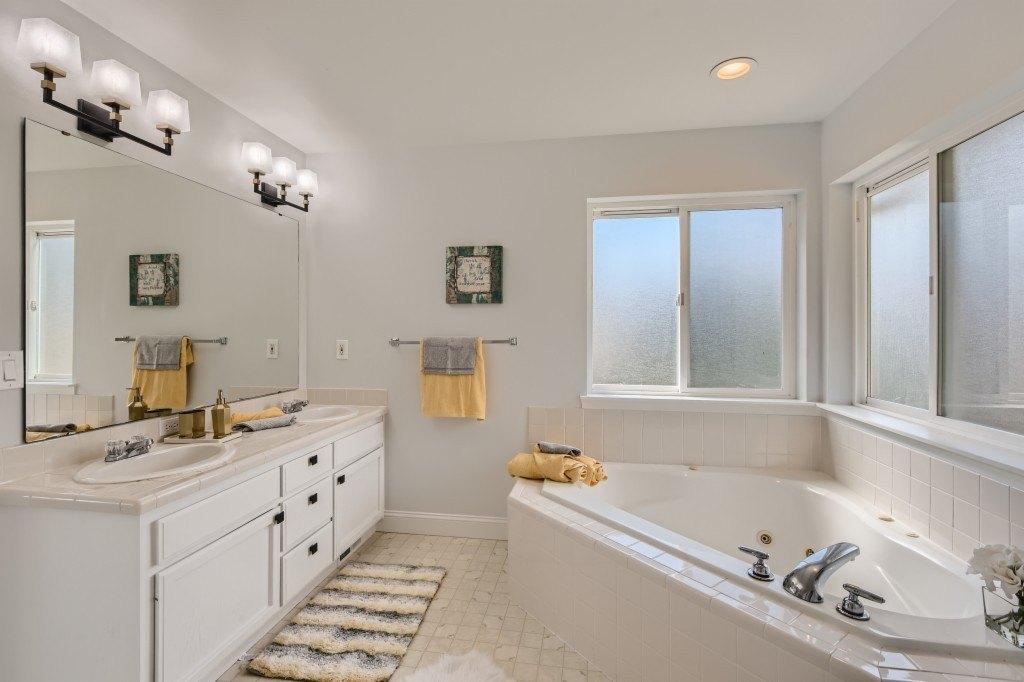 55th Pl W, Lynnwood, WA 98037