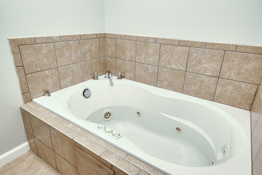 Mountain View Dr, Wytheville, VA 24382