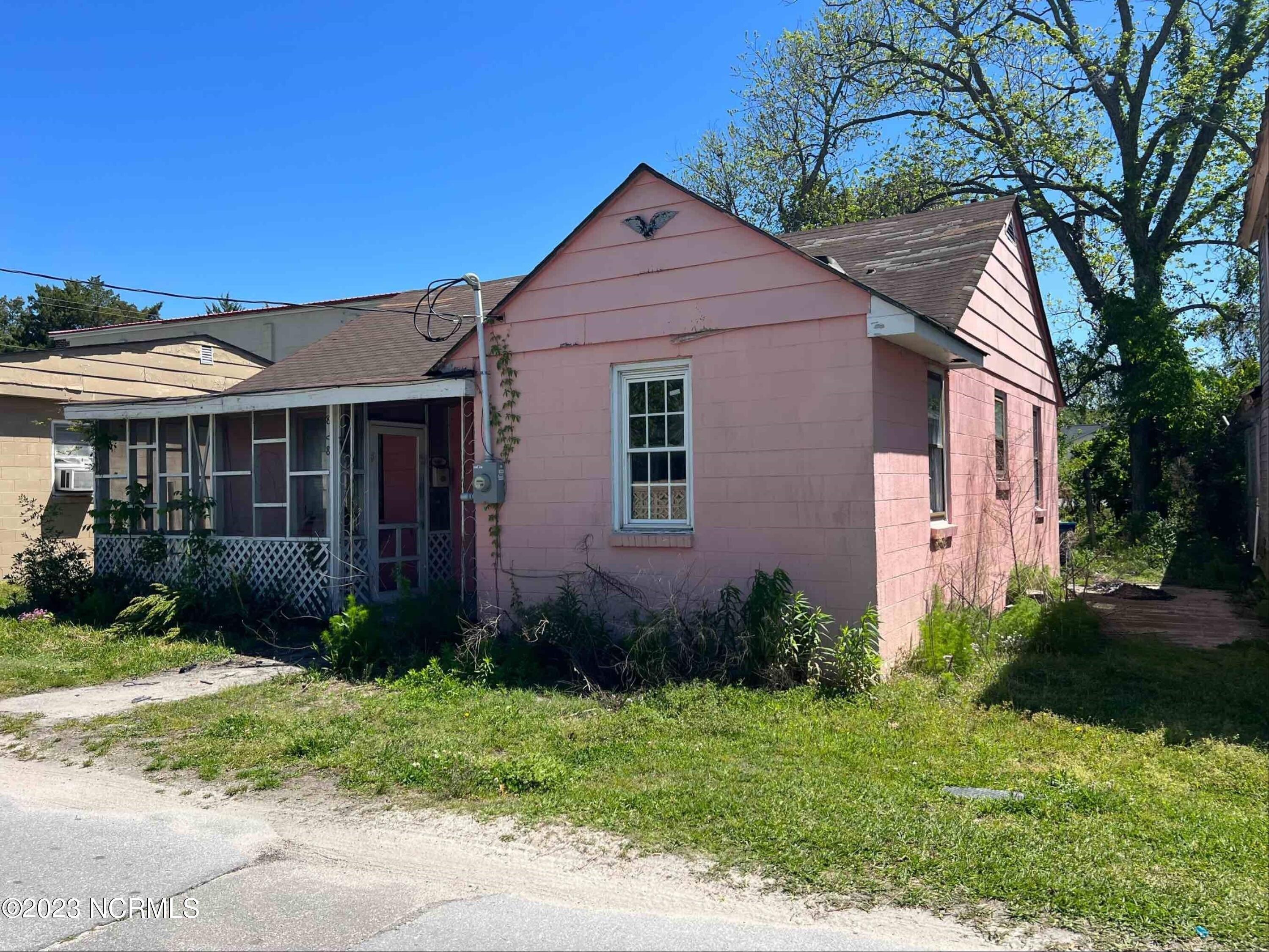 Murray St, New Bern, NC 28560